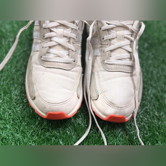 Adidas
(WMNS) adidas Retrorun 'White Signal Coral'‎ EH1858 Size 6.5 - Picture 7 of 8